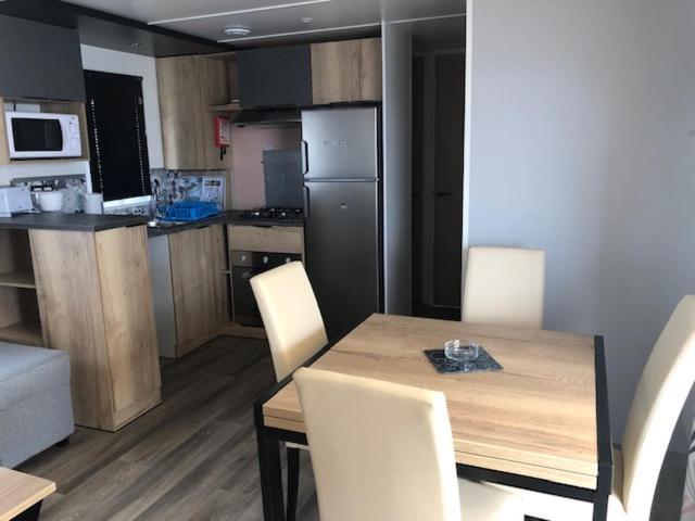 Mobilhome Canet En Roussillon - Canet Plage Loc Bagian luar foto